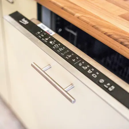 Lambrisa تروغير