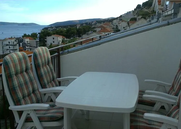 Lambrisa Apartament *