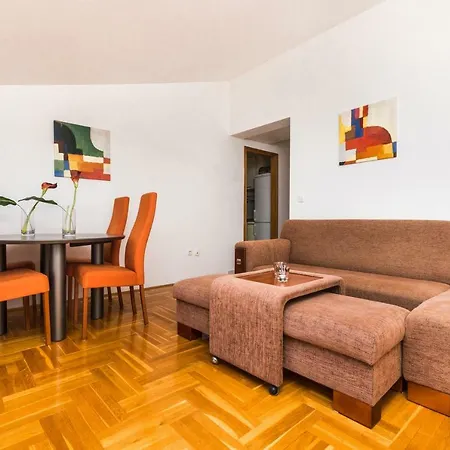 Lambrisa Appartement *