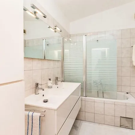 Апартаменти Lambrisa Трогір