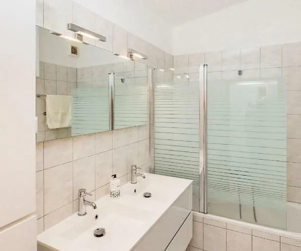 Lambrisa Appartement Trogir