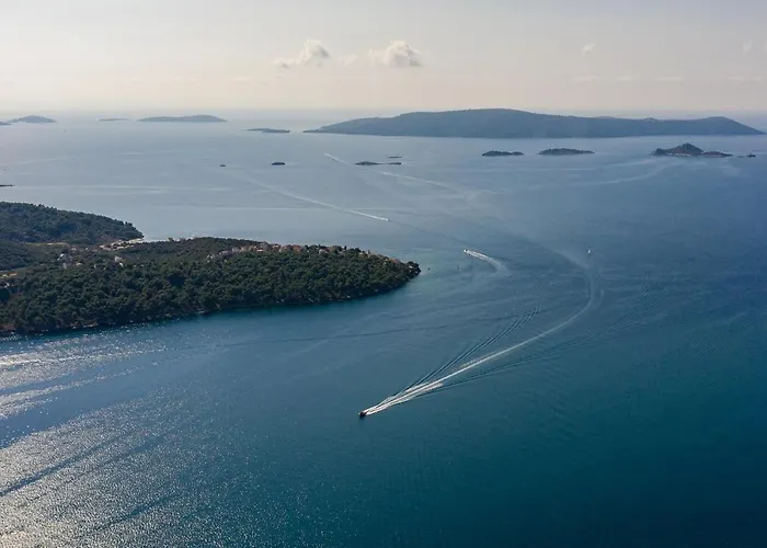 Lambrisa Διαμέρισμα Τρογκίρ