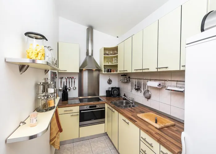 Lambrisa * Τρογκίρ